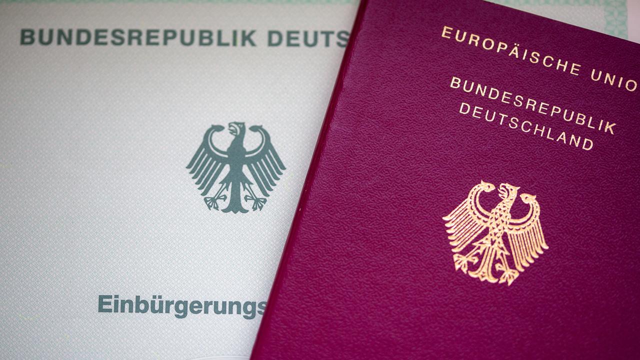 Bundestag entscheidet über schnellere Einbürgerungen